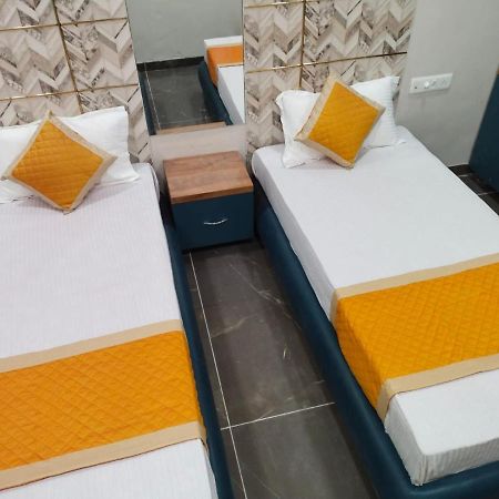 Hotel Dolphin Residency Patan  ภายนอก รูปภาพ