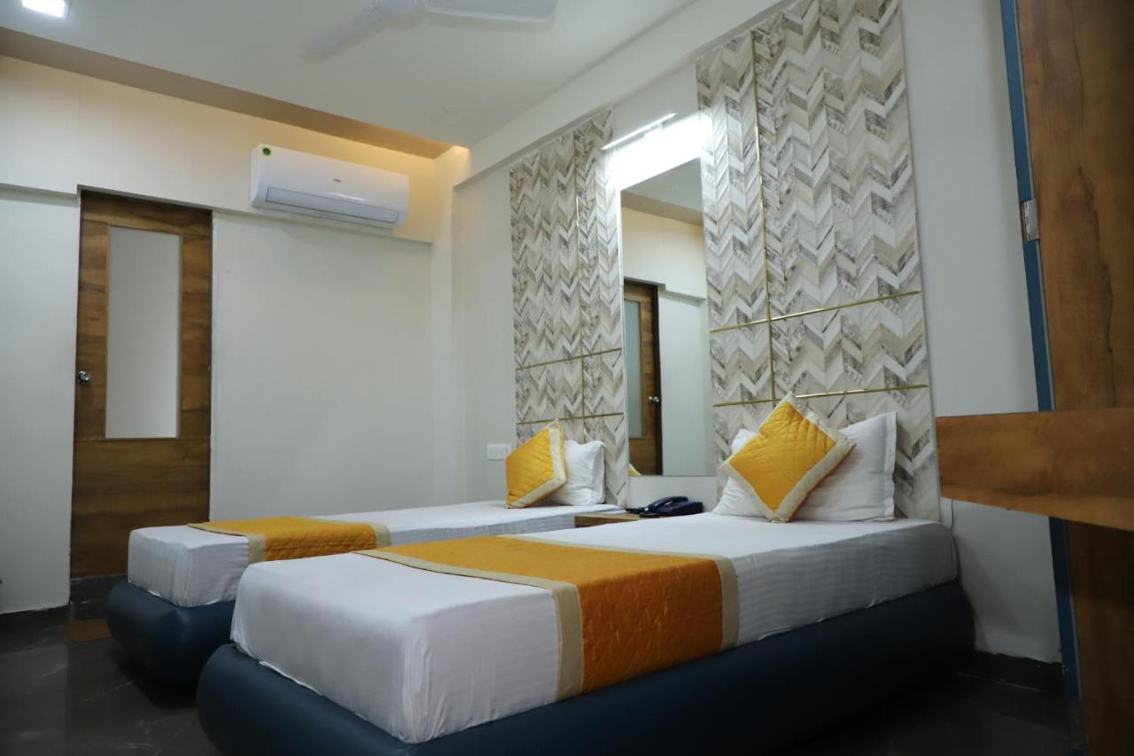 Hotel Dolphin Residency Patan  ภายนอก รูปภาพ