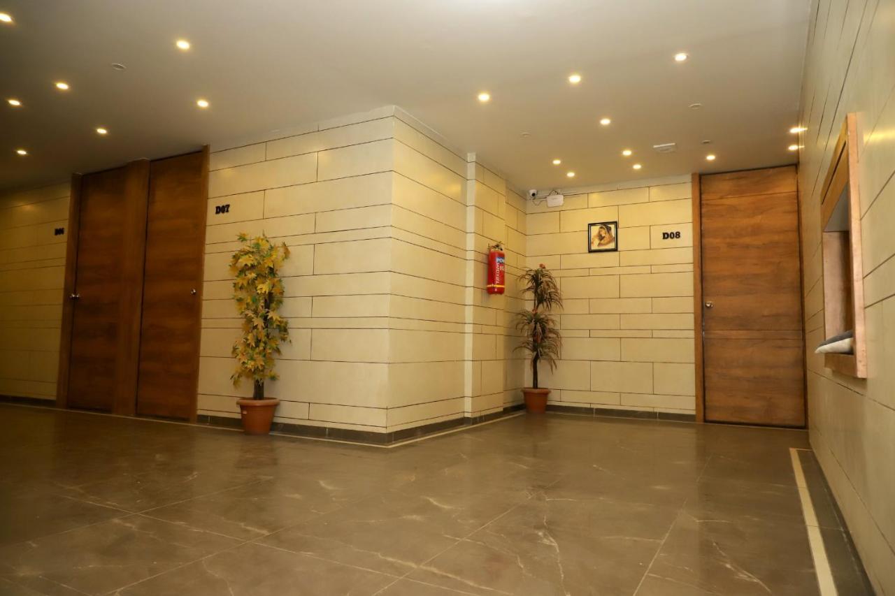 Hotel Dolphin Residency Patan  ภายนอก รูปภาพ