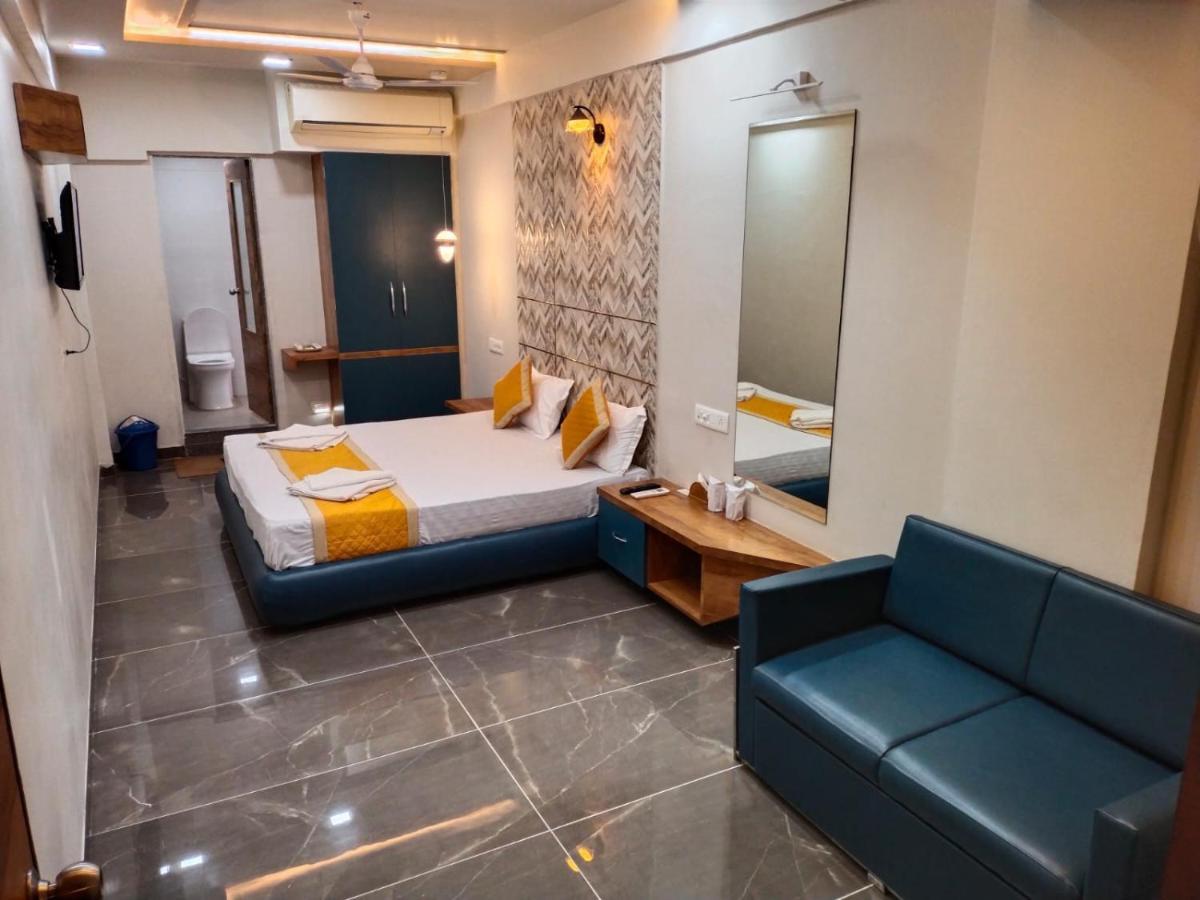 Hotel Dolphin Residency Patan  ภายนอก รูปภาพ