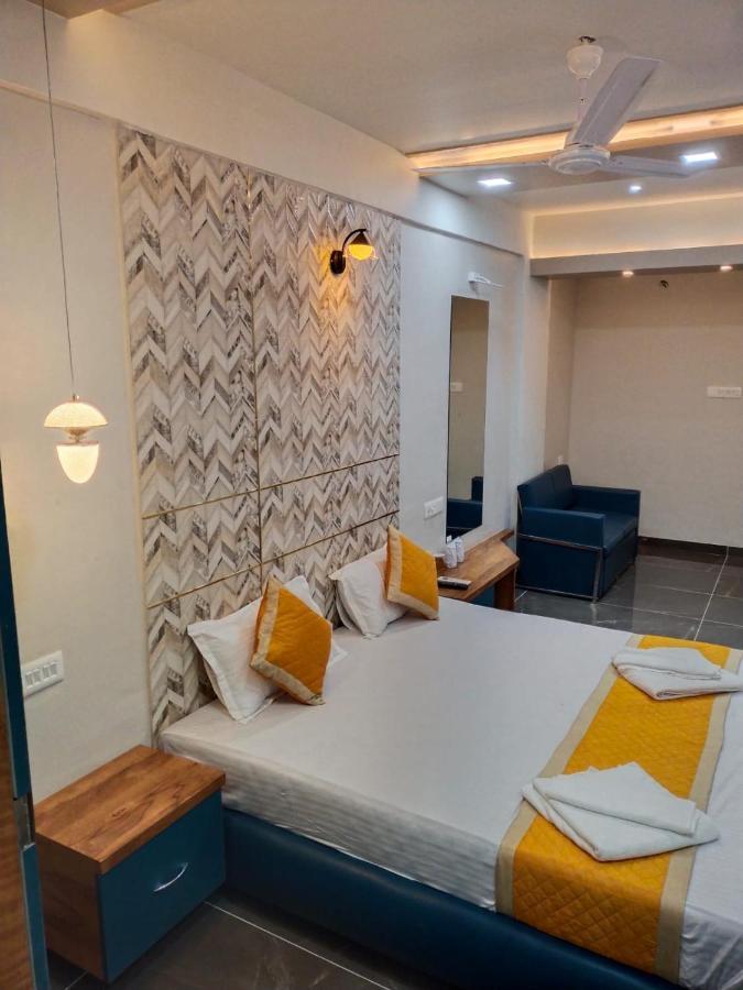 Hotel Dolphin Residency Patan  ภายนอก รูปภาพ