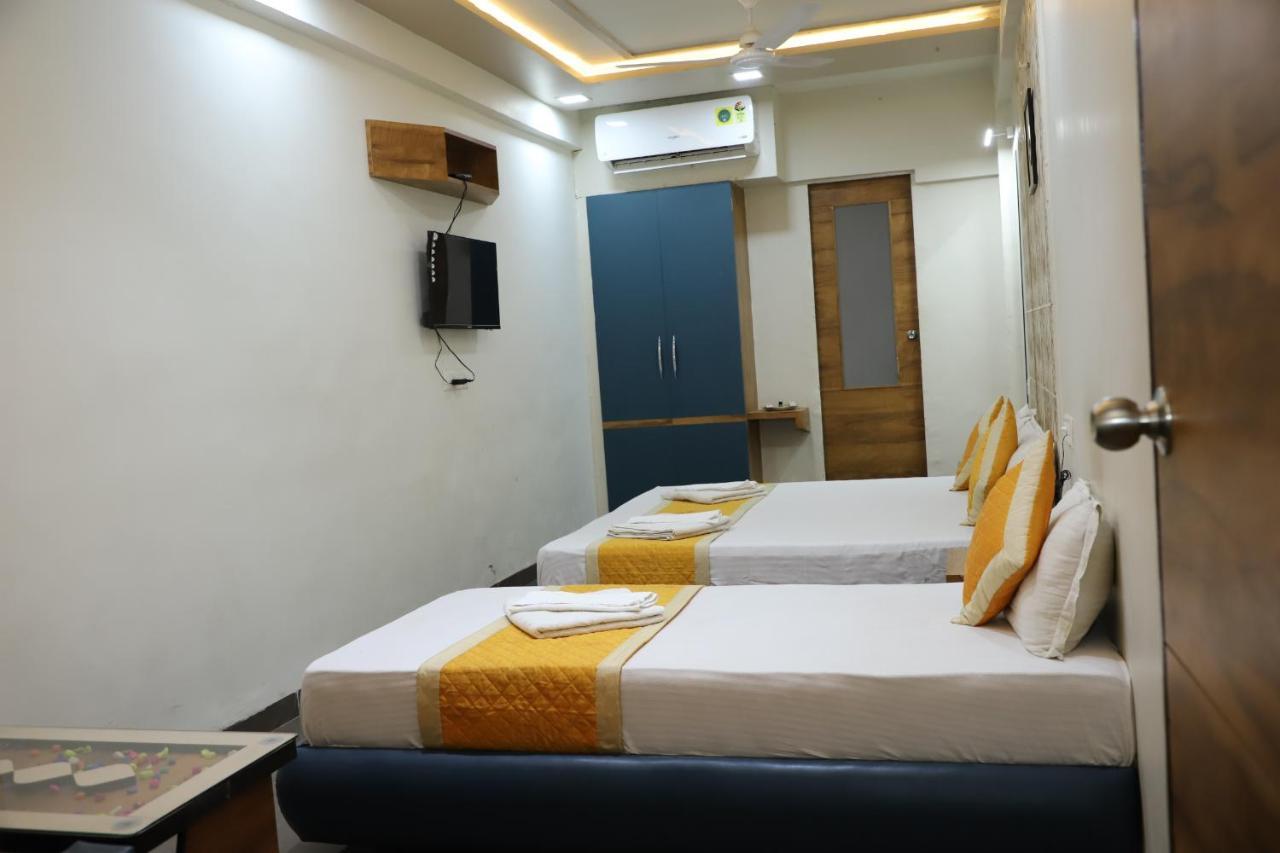 Hotel Dolphin Residency Patan  ภายนอก รูปภาพ