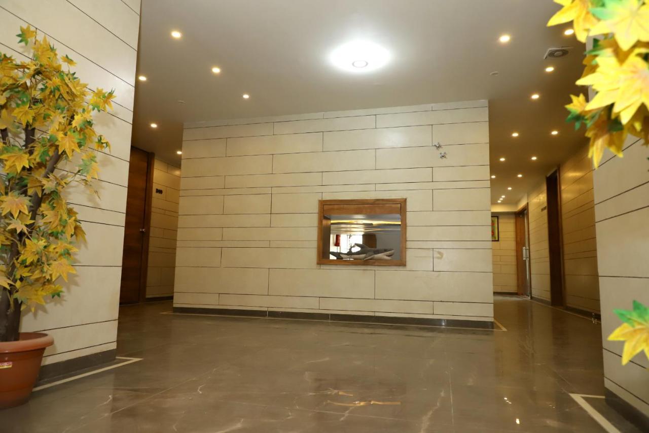 Hotel Dolphin Residency Patan  ภายนอก รูปภาพ