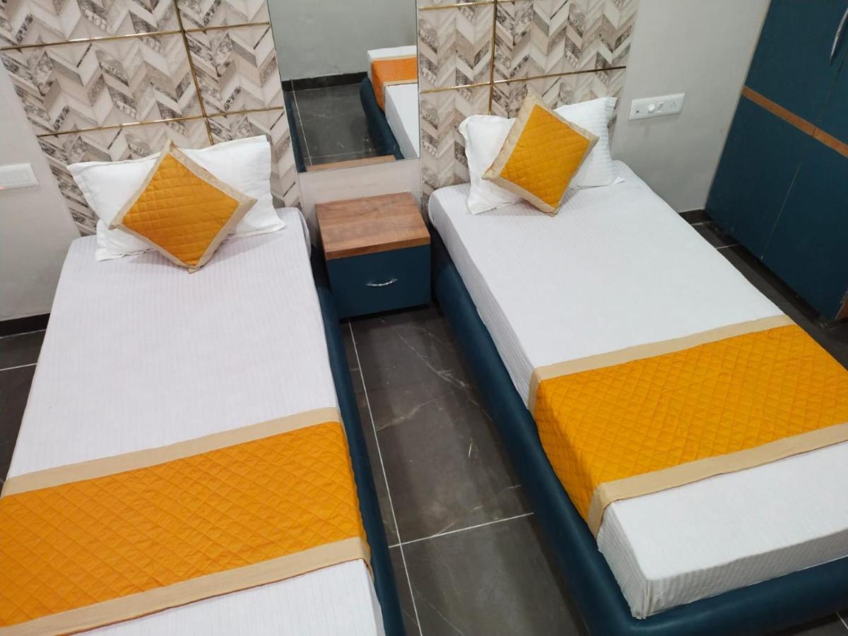 Hotel Dolphin Residency Patan  ภายนอก รูปภาพ